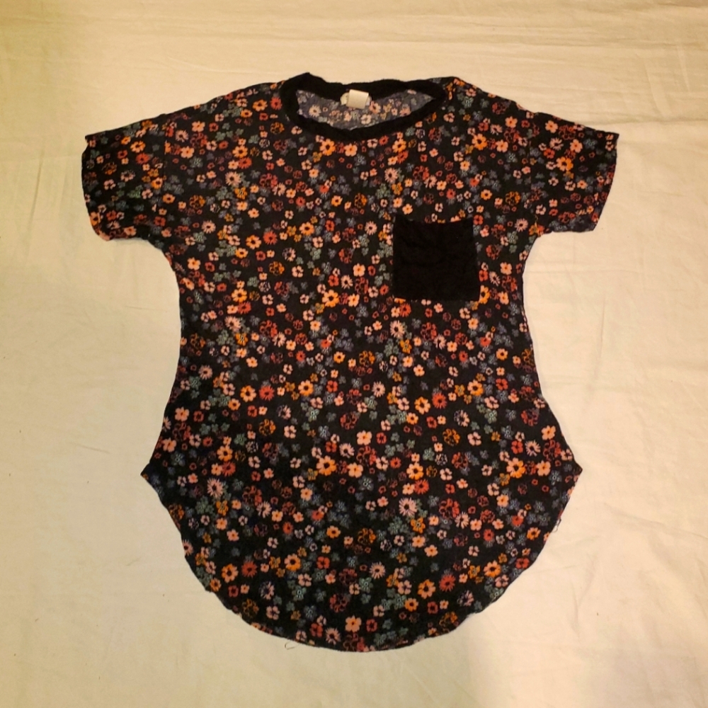 Self E Floral Shirt with Black Pocket